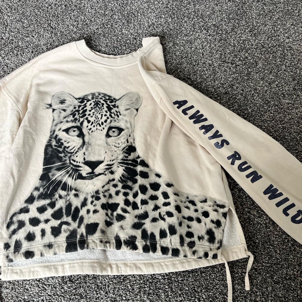 Girls H&M Cream Leopard Graphic Sweatshirt